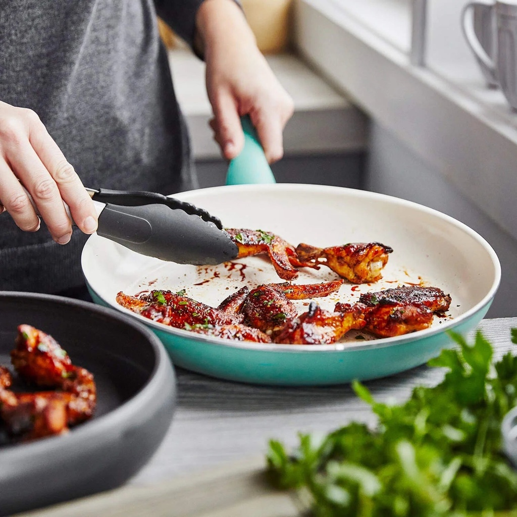 greenpan-rio-ceramic-nonstick-12-frypan-turquoise-03-b3da829dd2c9a140a459019873b27d69.jpg