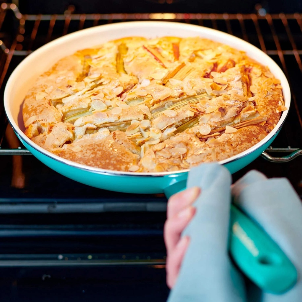 greenpan-rio-ceramic-nonstick-12-frypan-turquoise-04-797a9a6008cbd2e2ef2c1ea727415a1e.jpg