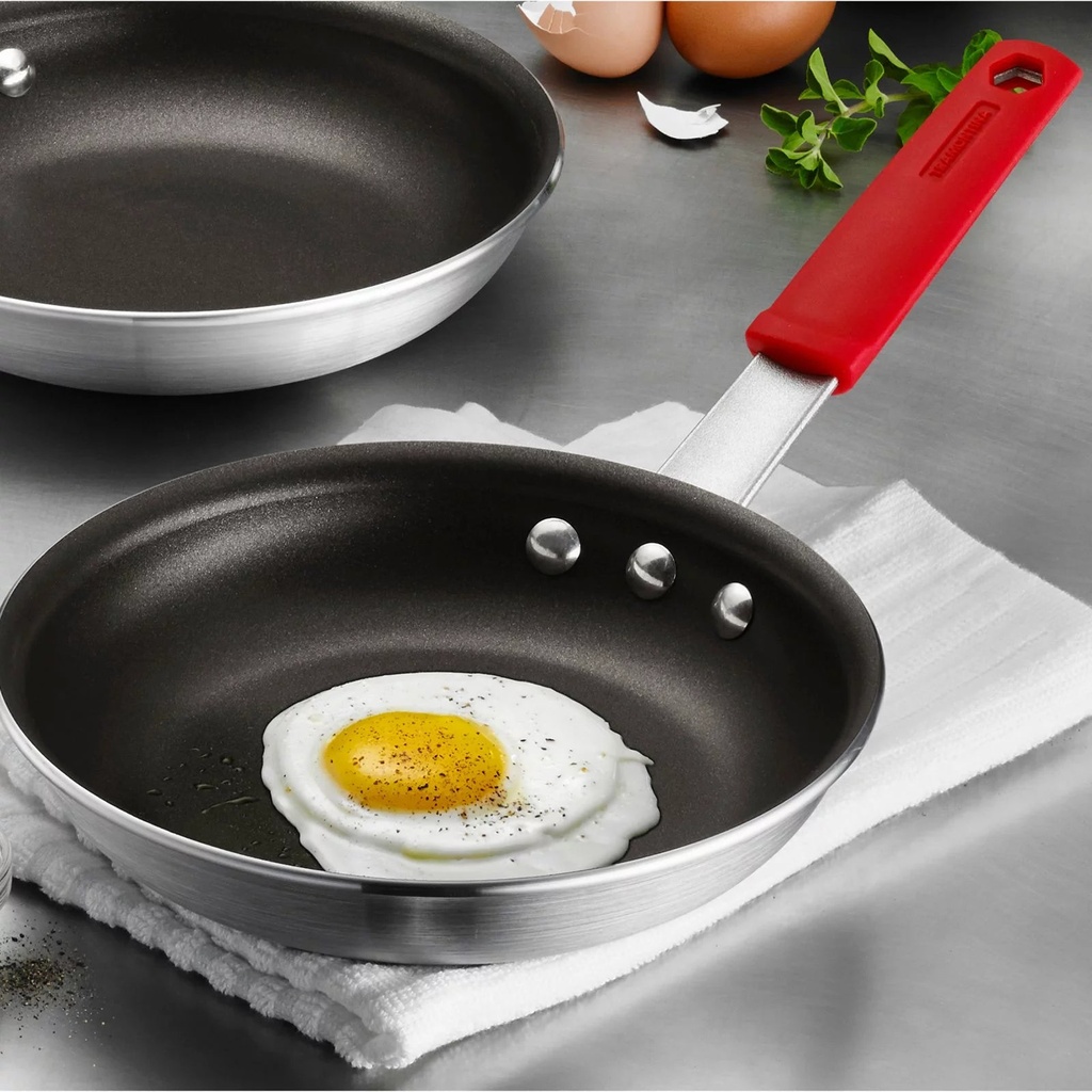 tramontina-commercial-8-non-stick-restaurant-fry-pan-11-6d277aaeb9c732ea6d1642d9ebca9542.jpg