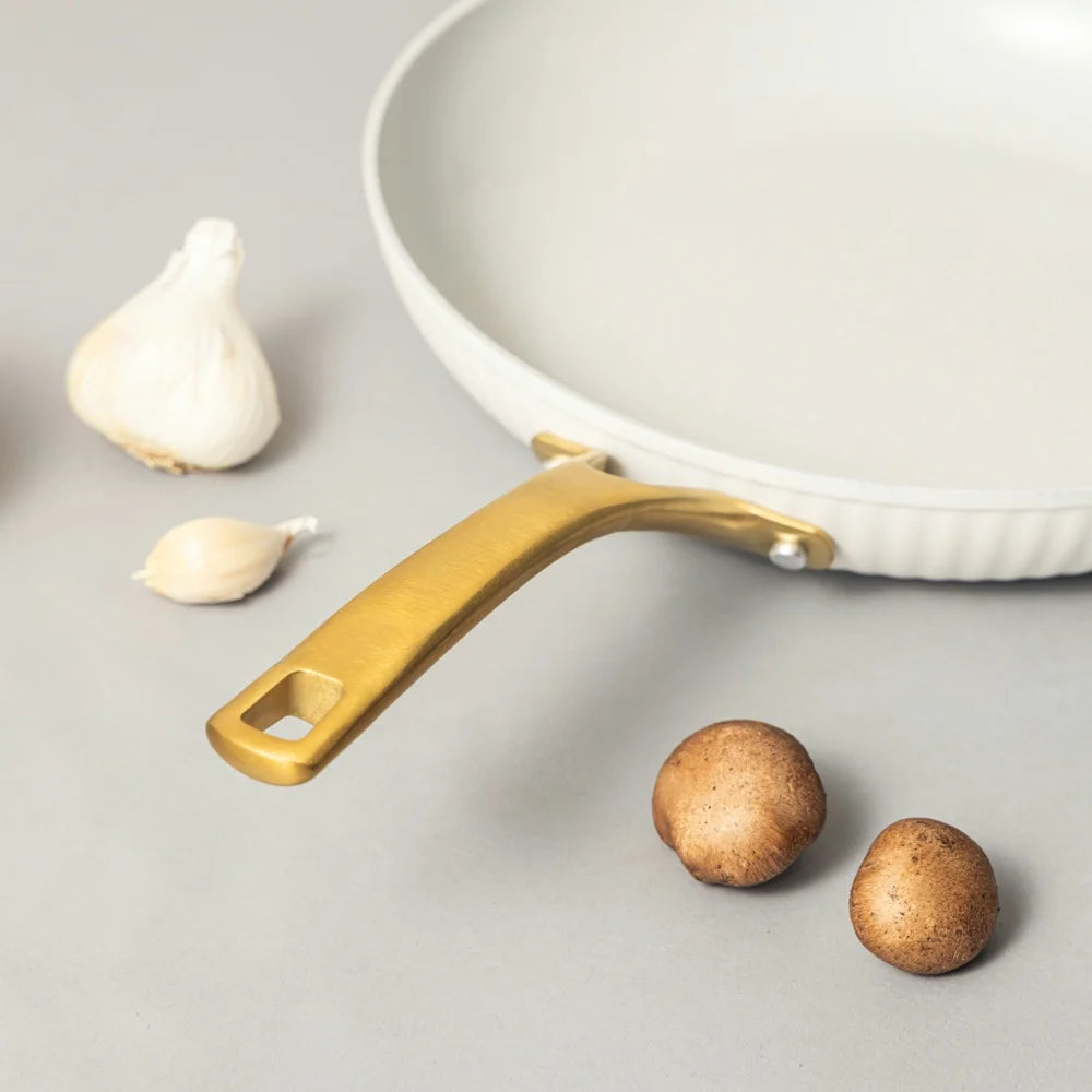 thyme-table-12-ceramic-non-stick-fry-pan-ribbed-collection-white-gold-06-d7bc9567eaed1e9b2c4433f895de0061.jpg