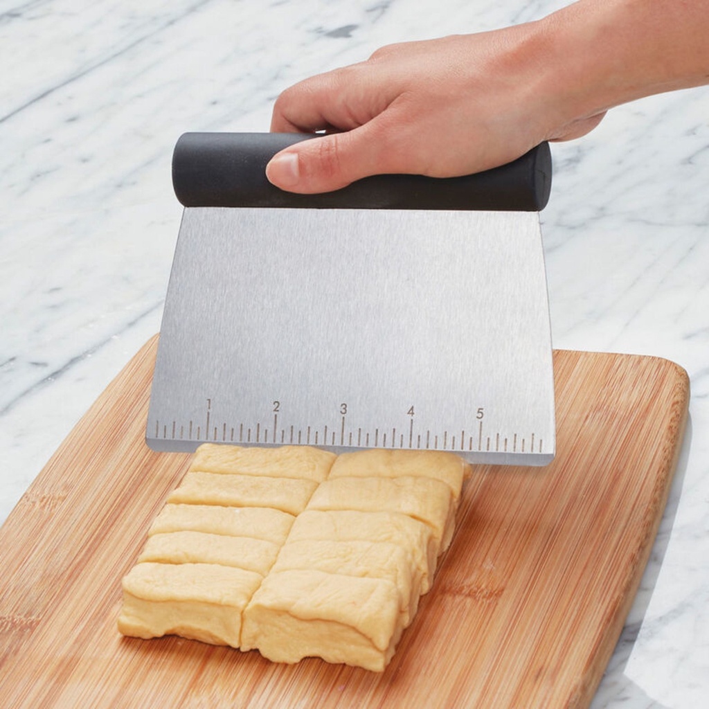 kitchenaid-all-purpose-stainless-steel-dough-pastry-scraper-chopper-cutter-with-measurement-scale-6-inch-black-02-770e0c2e-7863-4450-b289-f1c6ca6df1d2.c777fb8086730a2f57ad6be124b4d92f.jpg