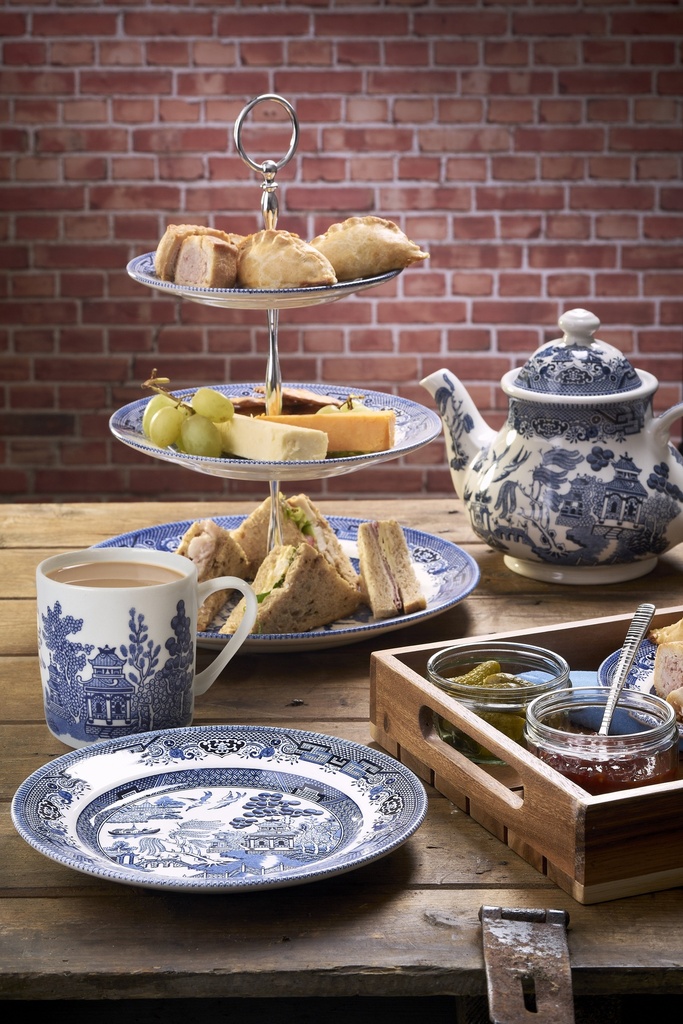 churchill-blue-willow-dinner-plates-salad-plates-and-coupe-bowls-12-piece-dinnerware-set-made-in-england-03-9173ff2c-cfbe-4660-977d-fba1472e56fe.d939f4de1f0c24e0edda47c8f5201db9.jpg
