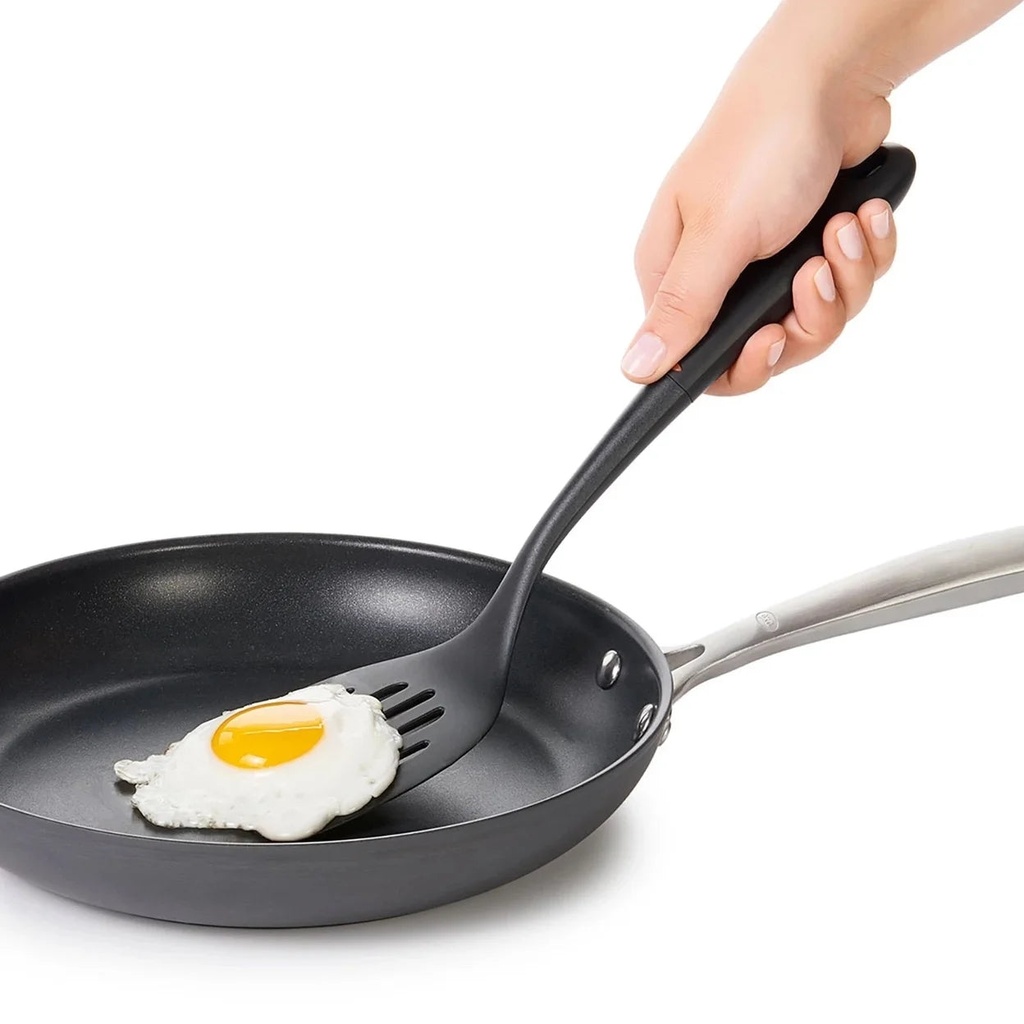 oxo-5-piece-nylon-kitchen-utensil-and-tool-set-03-80f33bd032e2cb26c6c42dec9ebac28a.jpg