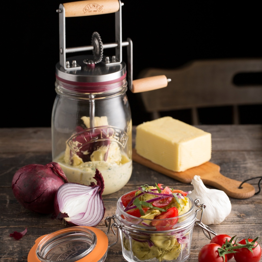 kilner-small-manual-butter-churner-05-e4a2a7ac-8761-4658-be67-7f5cfb0b2241.629c5b4a0cb66000e7f54eeb7e466c97.jpg