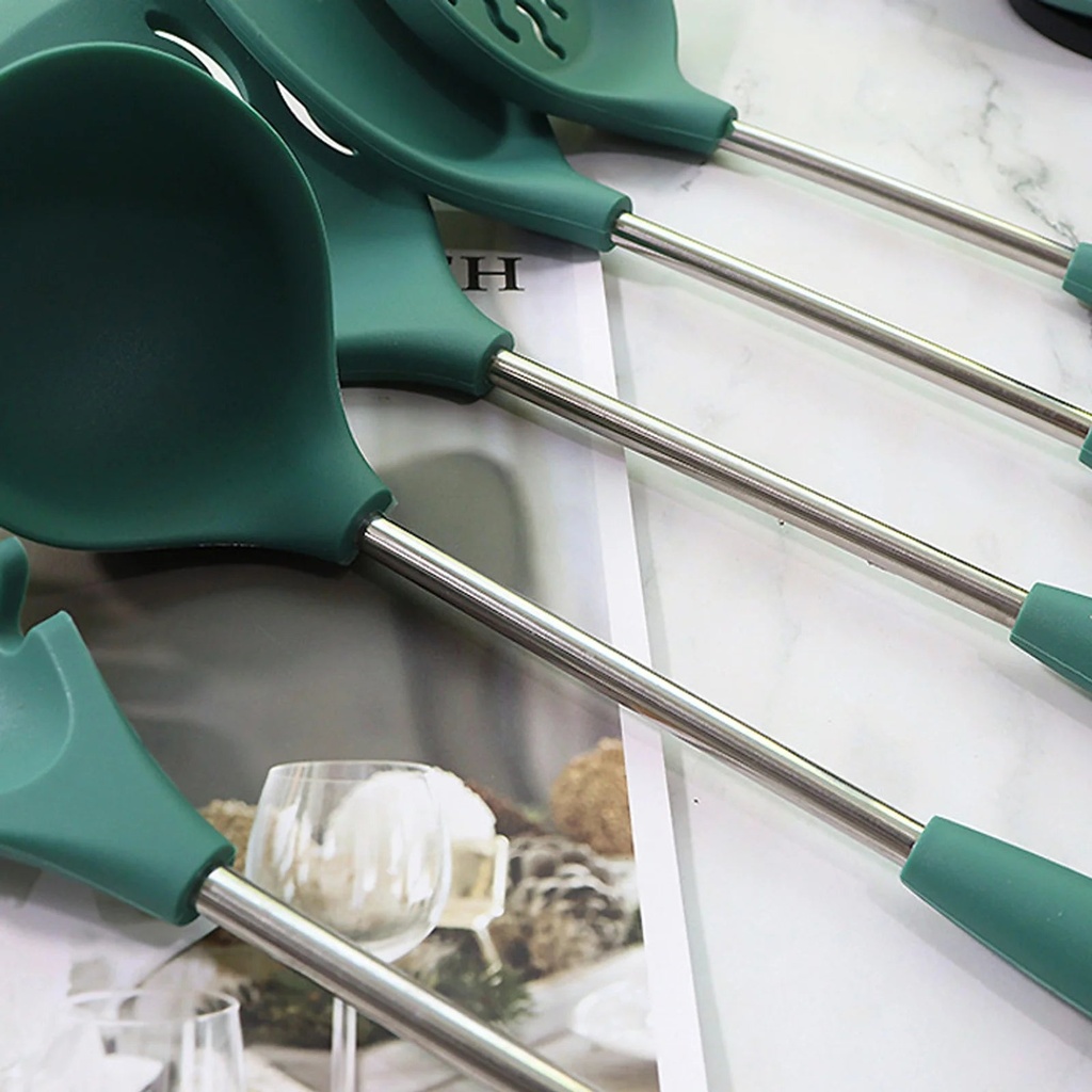nazishw-kitchen-utensils-nonstick-pot-silicone-spatula-soup-spoon-leak-spatula-set-05-4322bf51c709c1fd4328d0737182f9d8.jpg