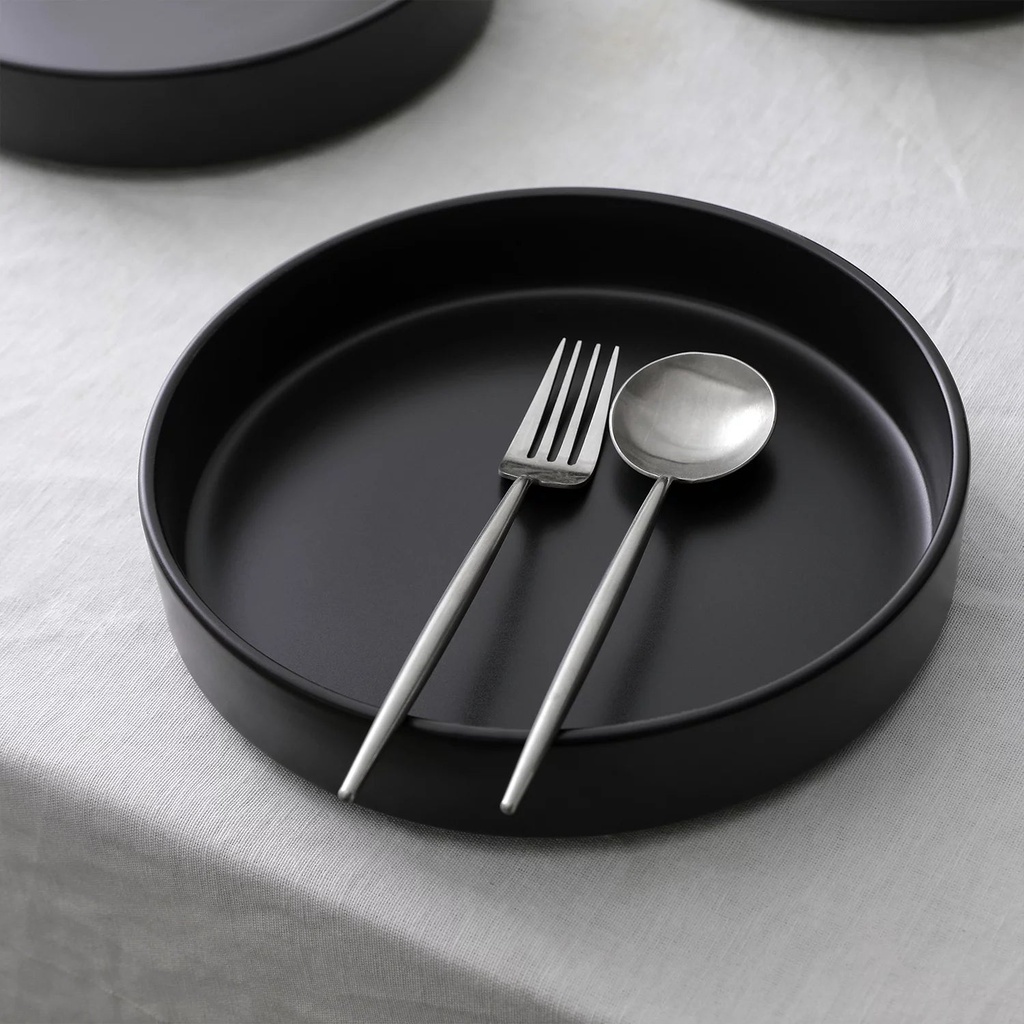 stone-lain-celina-12-piece-dinnerware-set-stoneware-black-04-bbd59eef9cc3f8bd1c6b9609b82a1bda.jpg