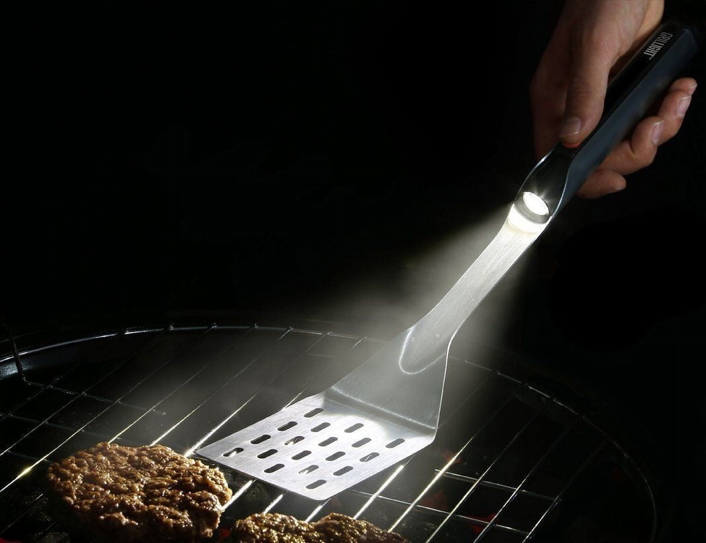 grillight-led-flashlight-handle-spatula-and-tongs-2-piece-outdoor-grill-gift-set-03-c4abcea7-b748-47ec-9365-90a76c1a63cb.53b55d3806c74cce46b3713c16ba9f9d.jpg