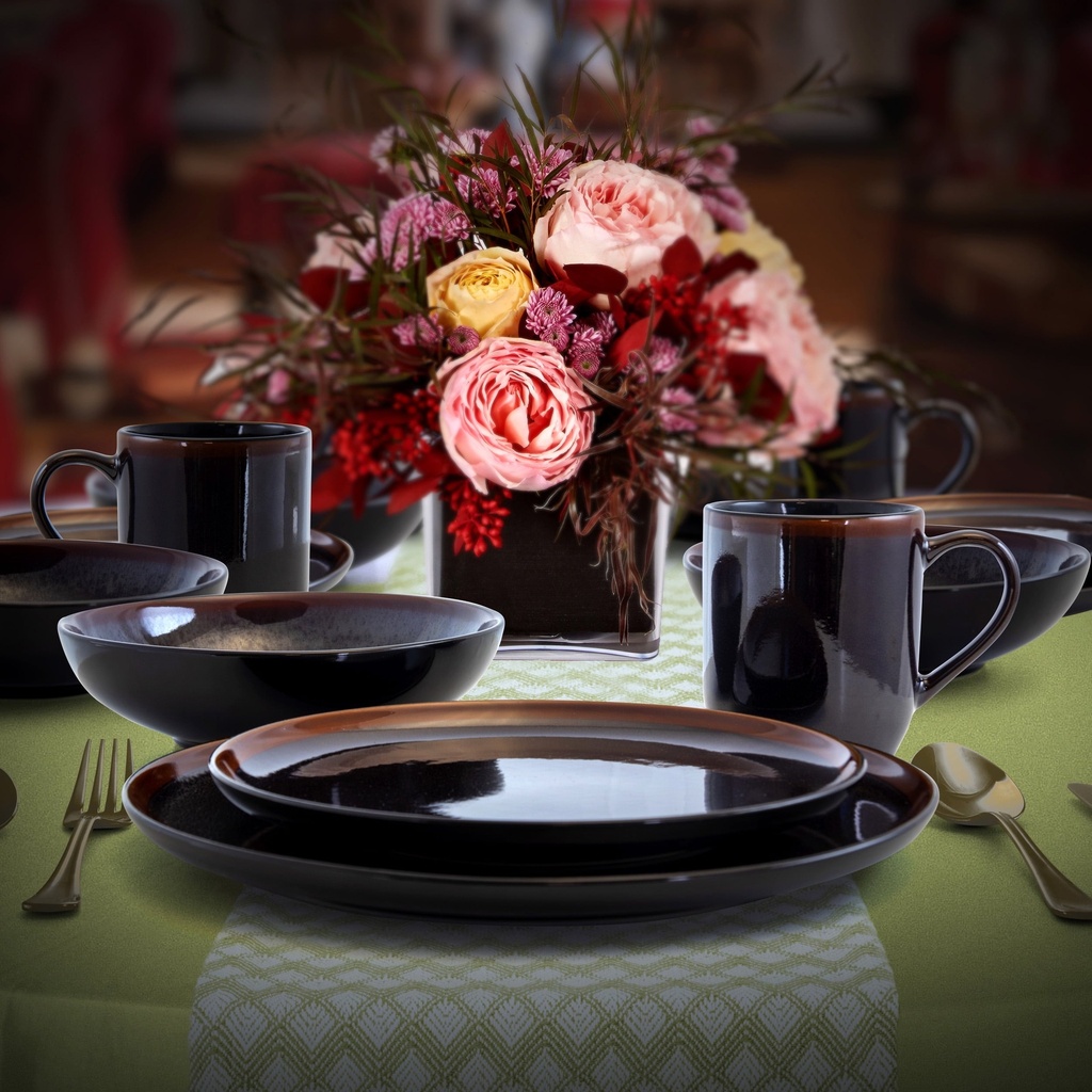 elama-midnight-beach-16-pieces-round-stoneware-dinnerware-set-in-metallic-black-08-c025b1fa-4581-4430-a45a-36affeff136c_1.291e2ac58db77653612545843faa654d.jpg