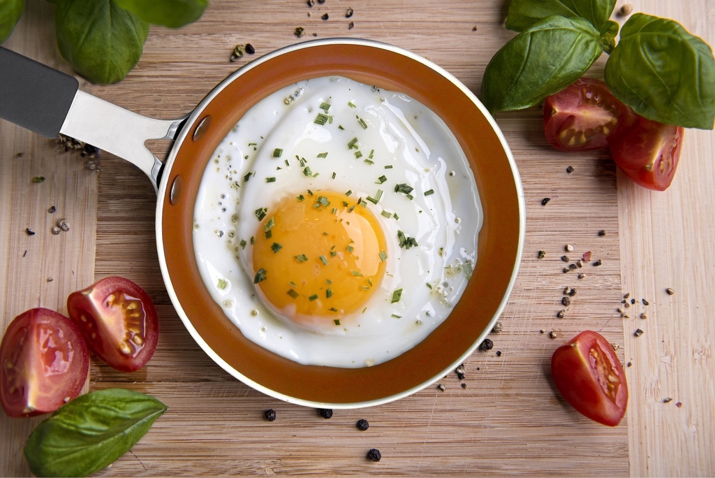 gotham-steel-diamond-nonstick-frying-pan-5-5-inch-skillet-small-fry-egg-pan-mini-cooking-ceramic-kitchen-cookware-05-7e1ef190-92e5-4c29-8e66-2c9327e51f84.ff3ede66cbf9e64c3ad5e110b90334ea.jpg