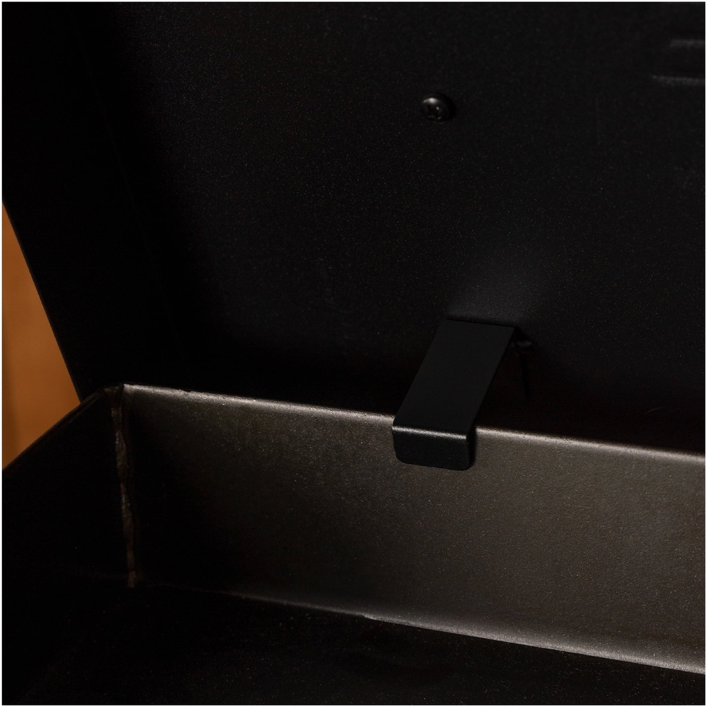 blackstone-22-griddle-hard-cover-model-5079-for-front-or-rear-grease-models-black-07-95edc5f8-0127-48c8-b755-0484691c6181.4d2a4868e0d7ee0a0f49d81fabfae558.jpg