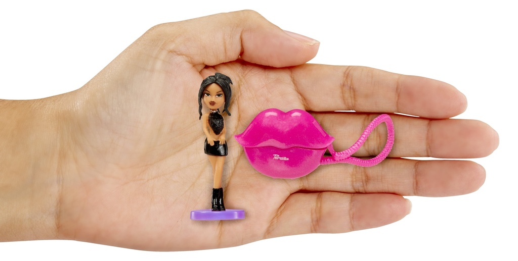 mini-bratz-x-kylie-jenner-series-1-collectible-figures-2-minis-in-each-pack-blind-packaging-doubles-as-display-03-34d3948f-42e7-494f-a364-187d28663dbb.f5d23d1824620a465ad8e7d587ac0829.jpg