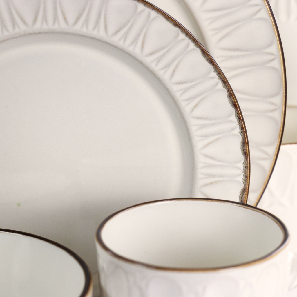 gibson-elite-golden-halo-16-piece-stoneware-dinnerware-set-06-218dbc51-2fa2-4c69-926e-d59592401638.f1a59c25e045a143e658dfcbc0b03d93.jpg