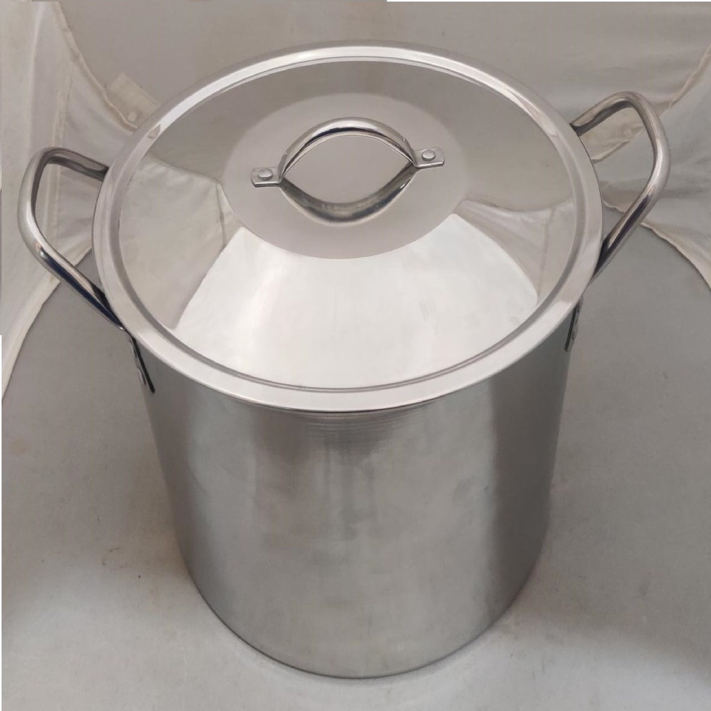 mainstays-8-qt-stainless-steel-stock-pot-with-metal-lid-02-7643c226-848c-4138-9cb0-0bb926fa1f3c.f75bc03477427e5fefbaed31e5f0a2fc.jpg