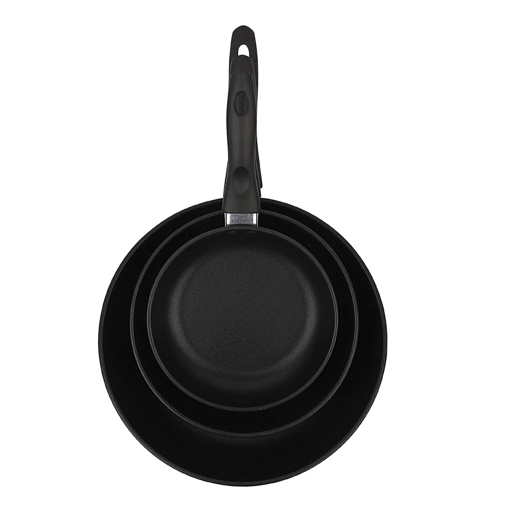 mainstays-3-piece-non-stick-aluminum-skillet-set-black-04-c986d09878ef81ada44c63bf1403300f.jpg