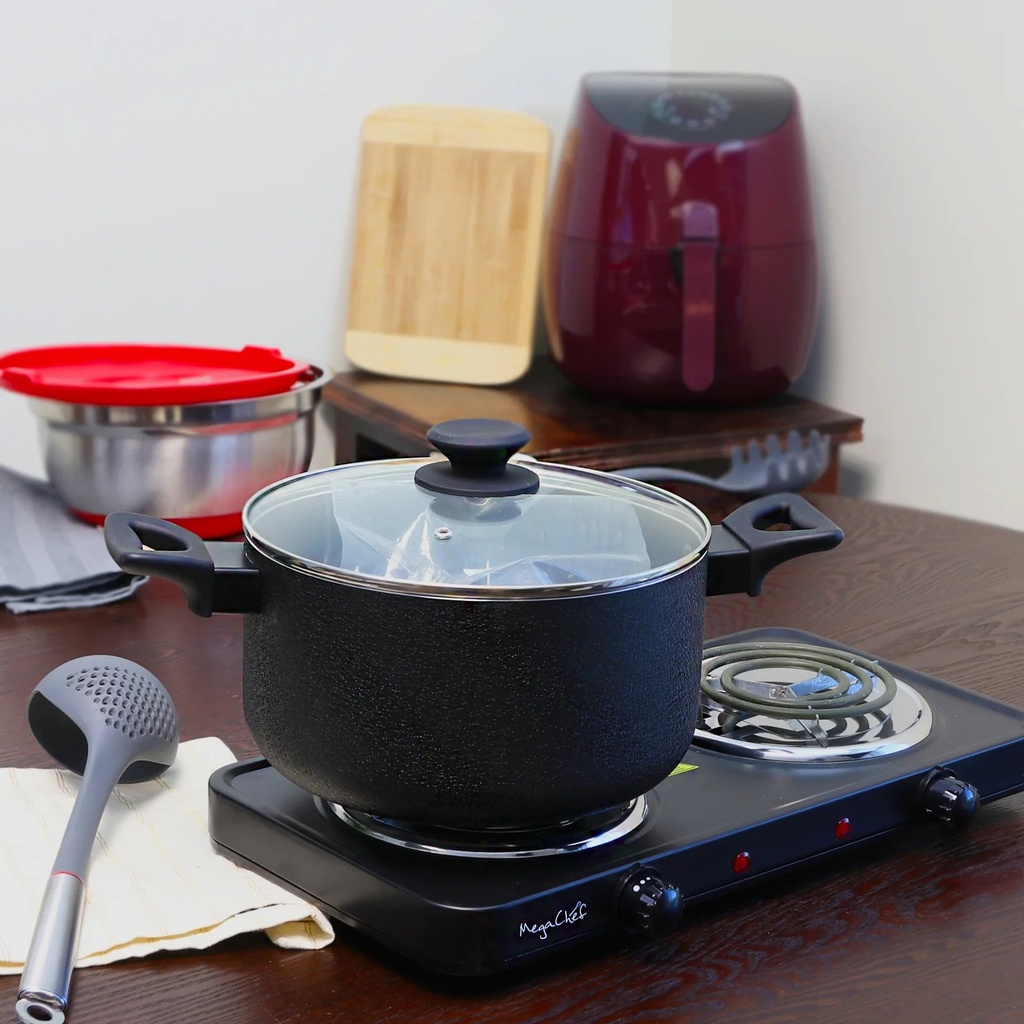 oster-ashford-6-quart-aluminum-dutch-oven-with-lid-in-black-04-2ab33adee314acff88fe850077675963.jpg