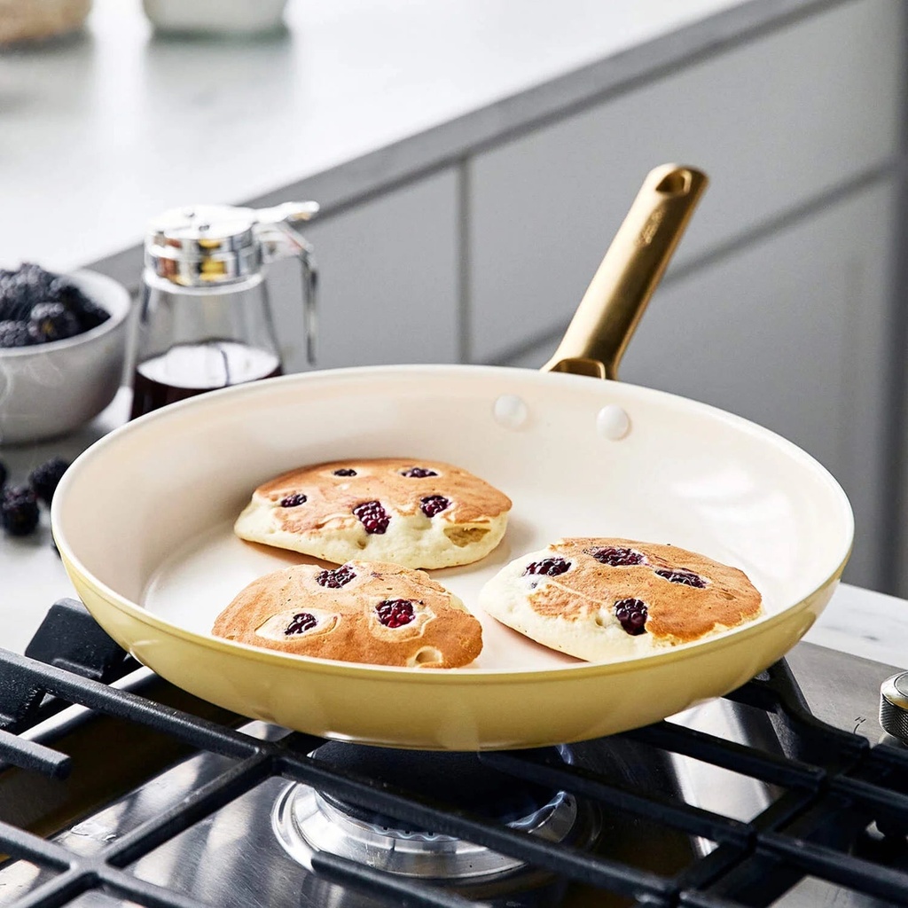 greenpan-reserve-ceramic-nonstick-10-piece-cookware-set-sunrise-with-gold-tone-handles-08-40c63095b63a438856d1e3dd56efc4c1.jpg