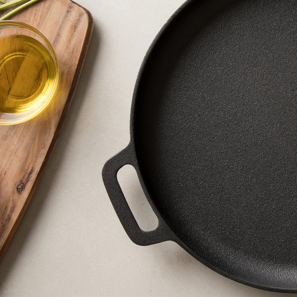 bruntmor-pre-seasoned-cast-iron-16-skillet-dual-handle-black-pan-for-grill-deep-frying-oven-friendly-stovetop-07-5e459f6d-437d-45f2-b9b2-60c544ec3585.ed835a4c7f02f7189e8349e0b5f6ce0c.jpg