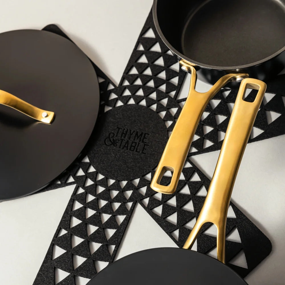 thyme-table-12-piece-cookware-heavy-duty-non-stick-set-acadia-collection-black-gold-05-a2972a2961f3829de23b0d9605682546.jpg
