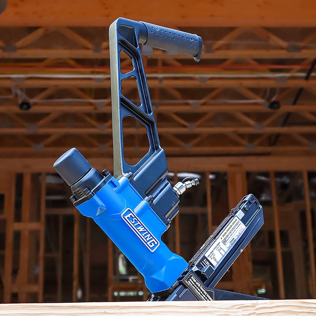 estwing-efl50q-pneumatic-2-in-1-15-5-gauge-and-16-gauge-2-flooring-nailer-and-stapler-ergonomic-and-lightweight-nail-gun-for-hardwood-flooring-with-interchangeable-base-plates-no-mar-feet-and-mallet-12-b6e3e80f6e3bcfcf4ba4bd102984910d.jpg