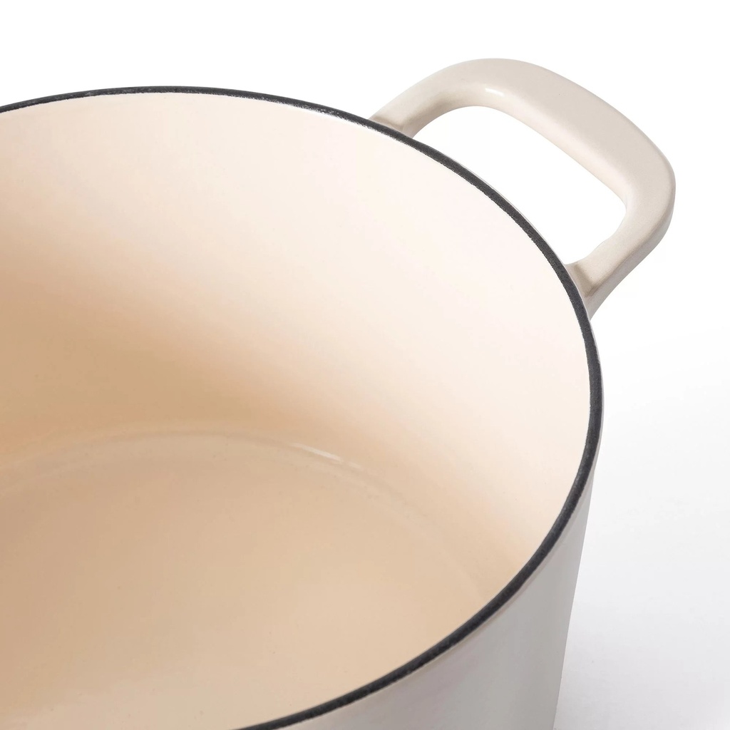 martha-stewart-everyday-eastwick-4-quart-linen-enamel-cast-iron-dutch-oven-05-234cd8bf6e92eb345ec00596c0c7309d.jpg