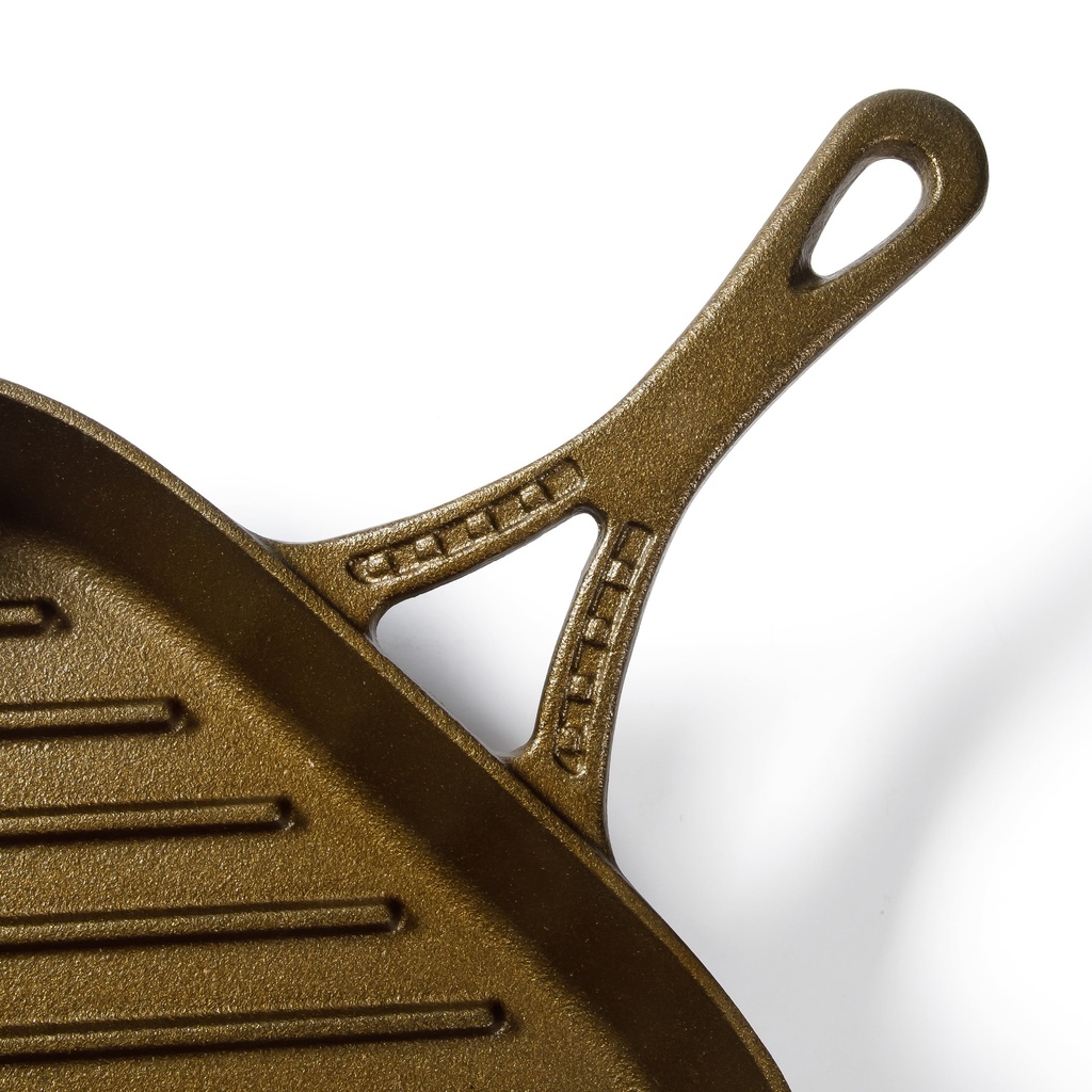 wanda-june-home-bronzed-pre-seasoned-cast-iron-square-11-inch-grill-pan-by-miranda-lambert-06-1c55c73a-0809-42c5-8147-e0339c91ff9e.db79d082a0439396fb4bf67548bf18dc.jpg