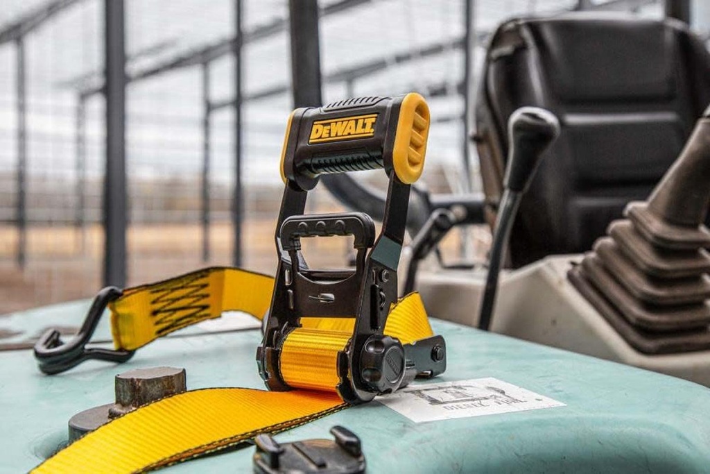 dewalt-dxbc33002-black-yellow-1-5-x-16-ratchet-tie-down-straps-mid-weight-cargo-hauling-3300-lb-break-strength-2-pack-05-d2ede541d101b8771bf8acf8a69219e8.jpg