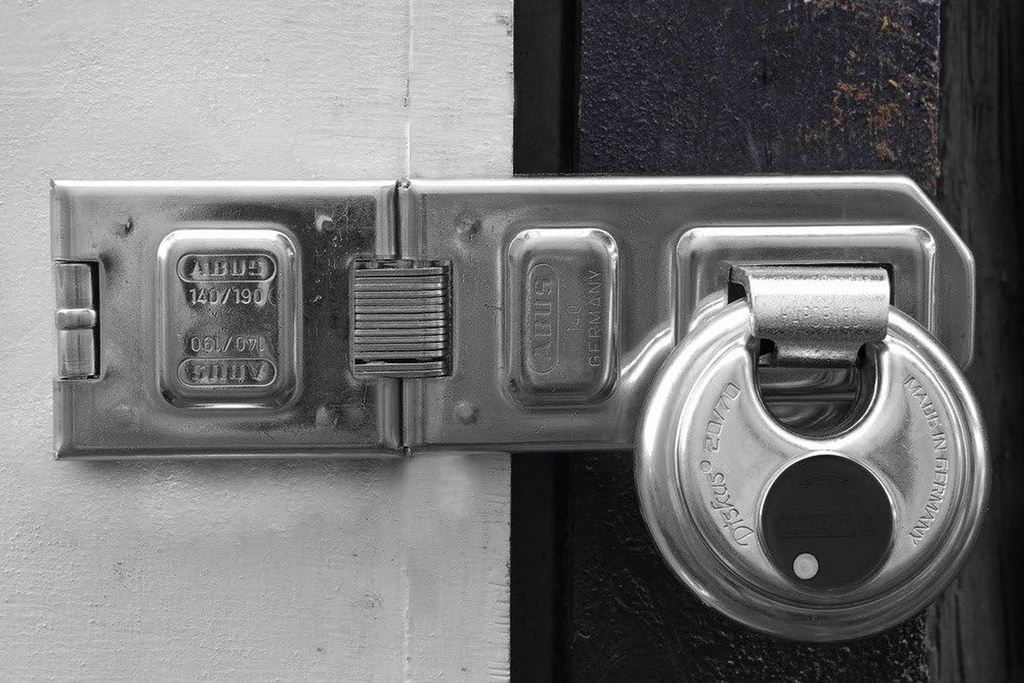 abus-140-190-c-weather-stainless-steel-hasp-7-1-2-inch-silver-05-8824ed03f132795fa78fca0d05ee3dd3.jpg