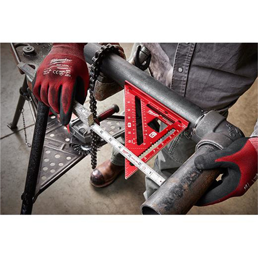 milwaukee-tool-7-magnetic-rafter-square-04-377ca4eb0b3a78e457a6e7299fee803b.jpg