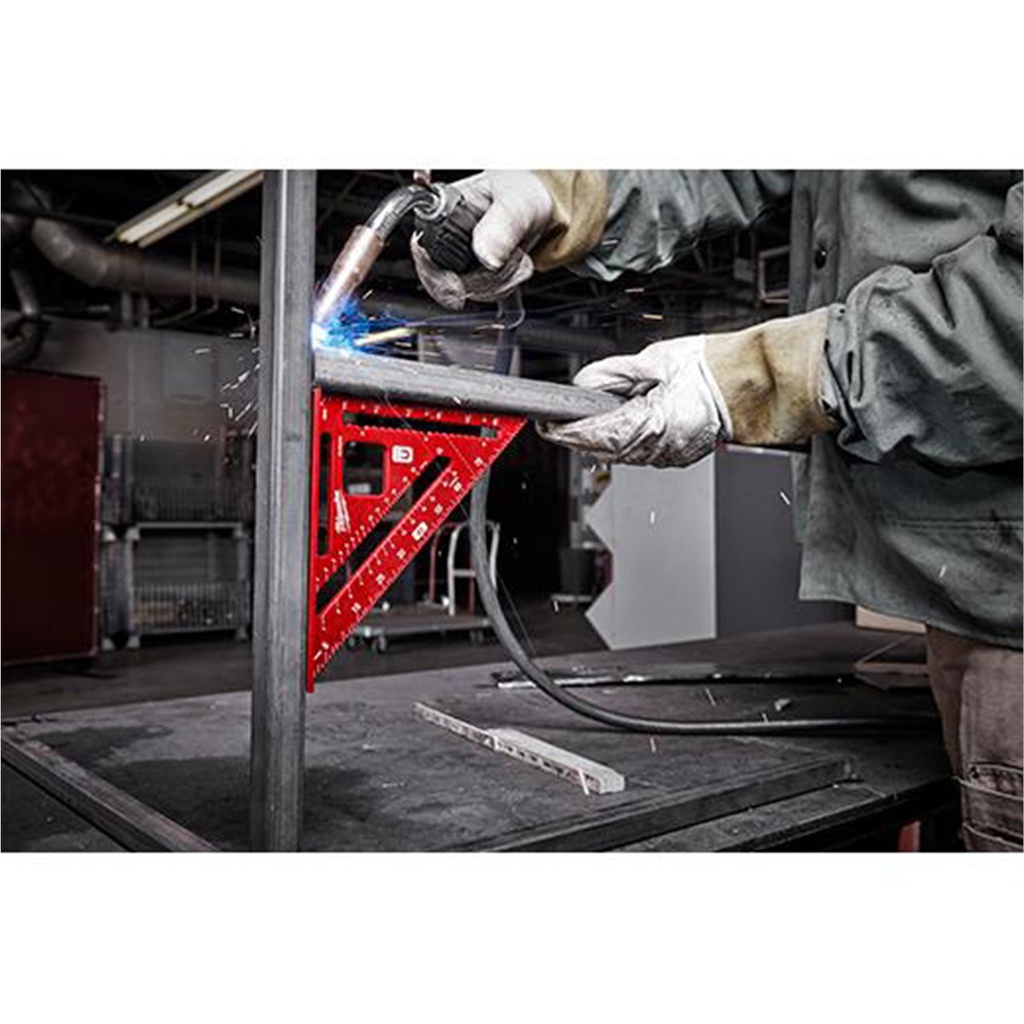 milwaukee-tool-7-magnetic-rafter-square-05-fbd194831b01113f41d59dfd8c42b194.jpg