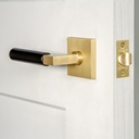 viaggio-quadrato-rosette-satin-brass-passage-with-satin-black-contempo-smooth-lever-02-3ebed89c0fe5e9ae20aebbb0f1fe585e.jpg