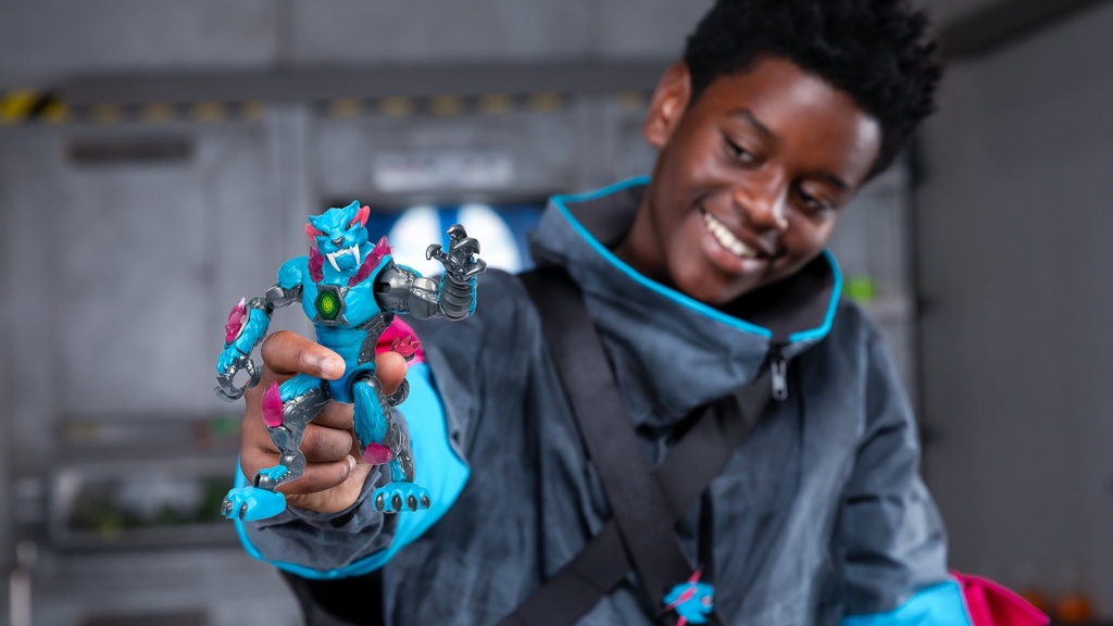 mrbeast-lab-mutators-iconic-panther-action-figure-mutate-the-ultimate-beast-ages-5-06-b086ee28-ca1b-422f-ae03-d806d3913ba2.33a89068351134b1645d3a587c22cb51.jpg