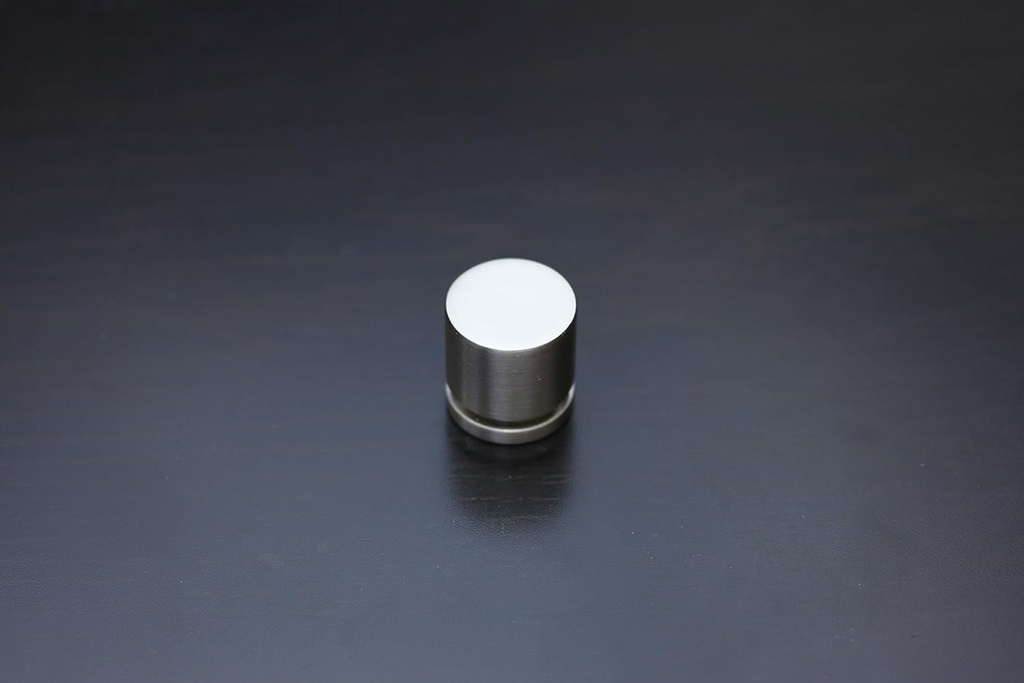 10-pack-hamilton-bowes-1-round-cabinet-knob-satin-nickel-02-06e6828a2ff288c97c750d4955b448d6.jpg