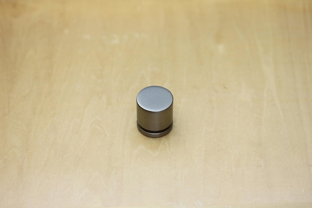 10-pack-hamilton-bowes-1-round-cabinet-knob-satin-nickel-04-21ee5c377e45e60ec4be324e8ee6c152.jpg