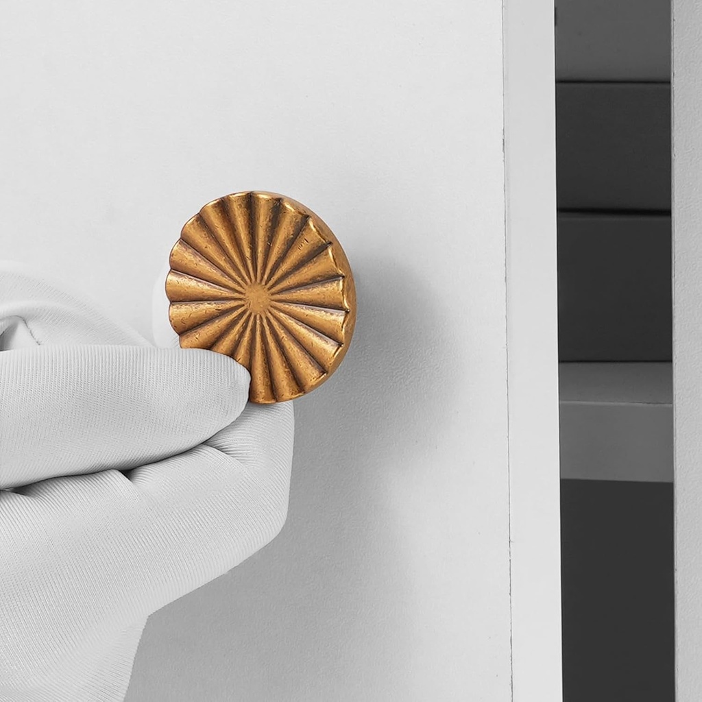 10-pack-kitchen-cabinet-handles-antique-brass-cabinet-knobs-vintage-drawer-knobs-kitchen-hardware-03-178c9ac88f3c5a0db3d720c8ab0777da.jpg