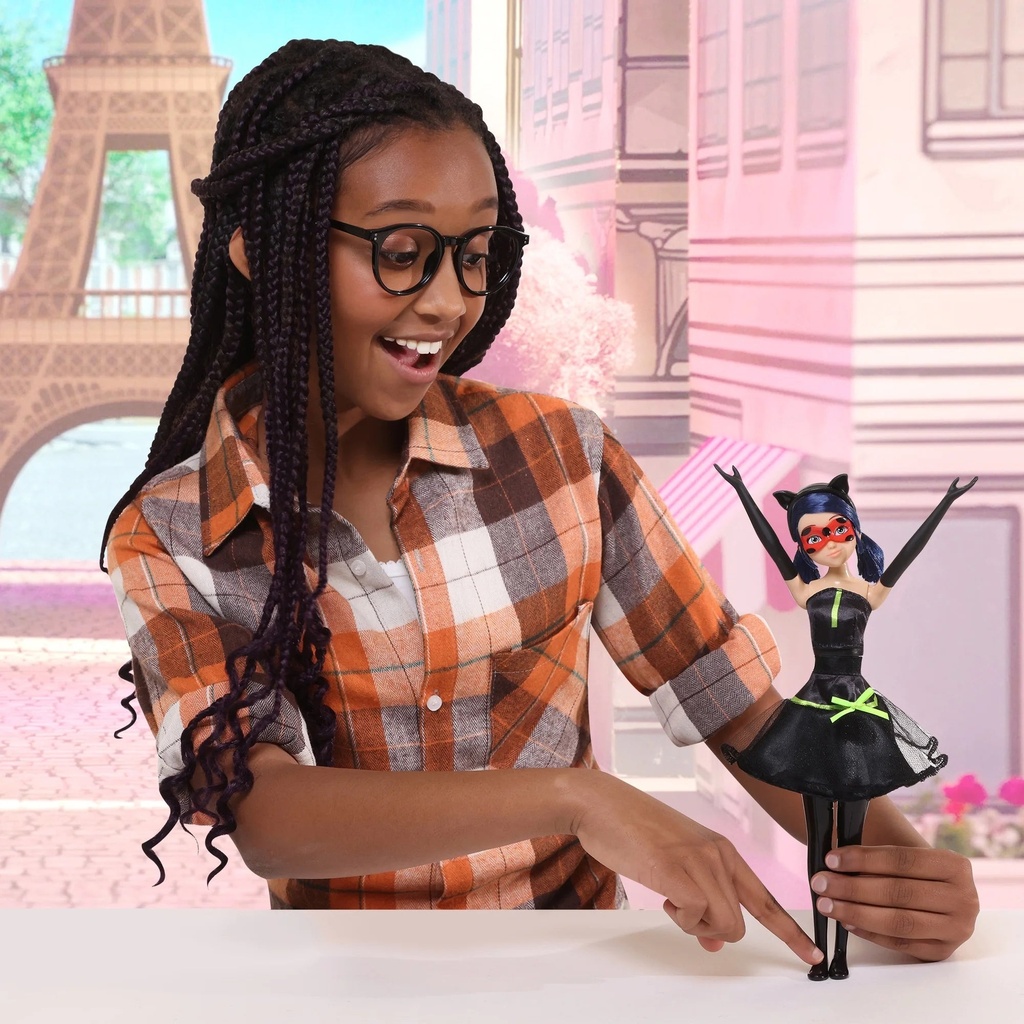miraculous-hero-switch-ladybug-10-5-fashion-doll-by-playmates-toys-05-8f9b67bbf5df4e19c258c8b7c9808830.jpg