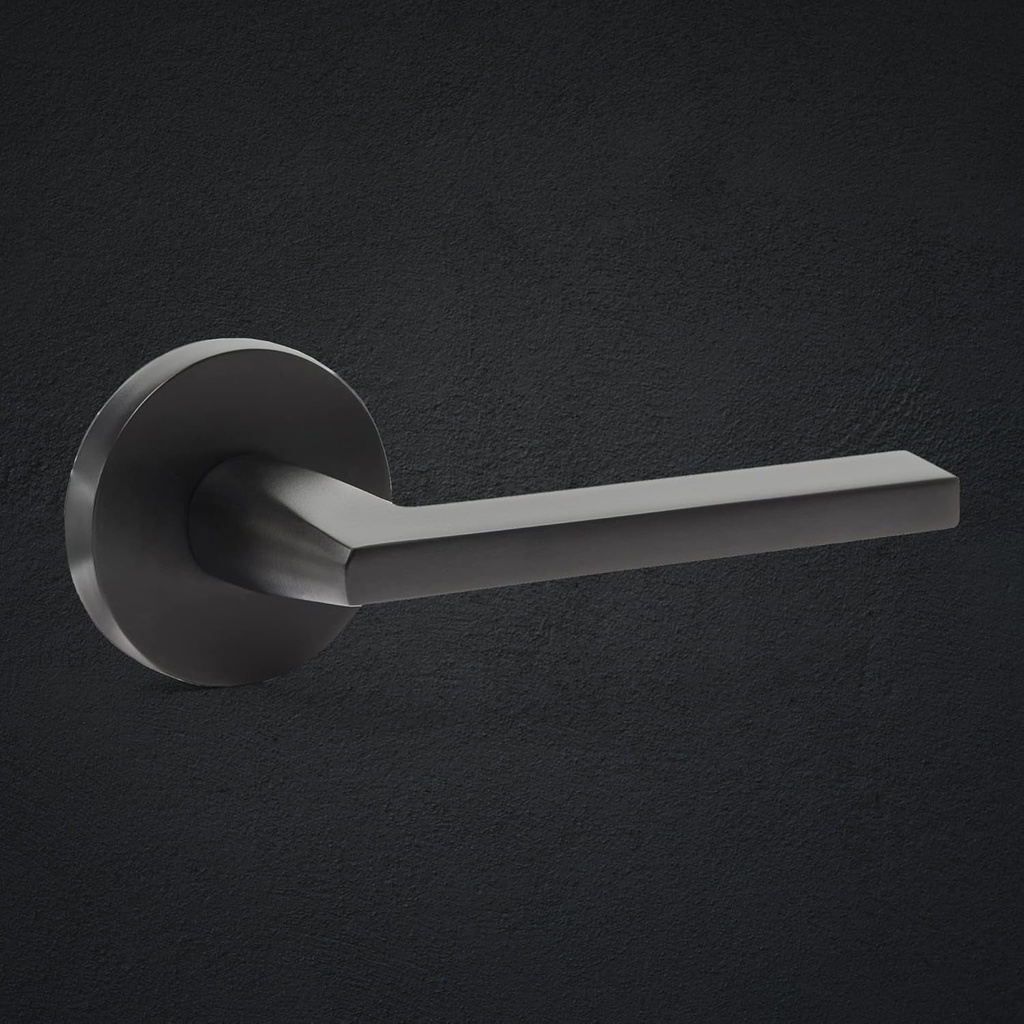 toronto-model-solid-brass-lever-hallway-closet-passage-door-handle-matte-black-04-3e9b13d5429101dbce7462235f35bb04.jpg
