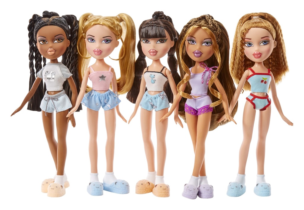 bratz-slumber-party-yasmin-fashion-doll-with-2-sets-of-pajamas-plush-and-accessories-06-3a60f6b1-f939-4167-a772-015011e3d2d0.70dd4dc13e8a39b5a371a555367da5e6.jpg