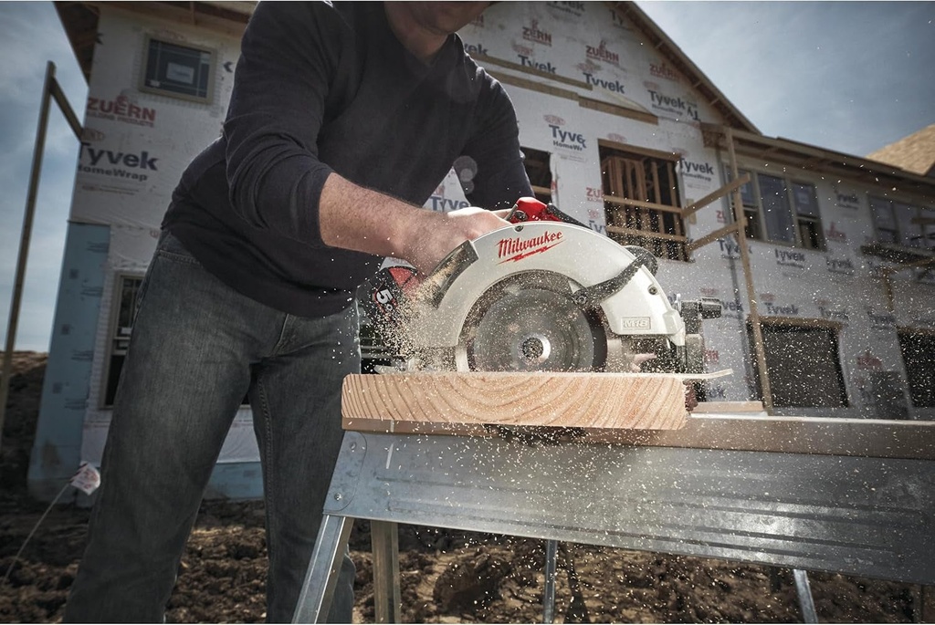 m18-ccs55-circular-saw-18-0v-without-battery-or-charger-18v-color-red-06-c6064dd6272995b98c72a9897e93205d.jpg