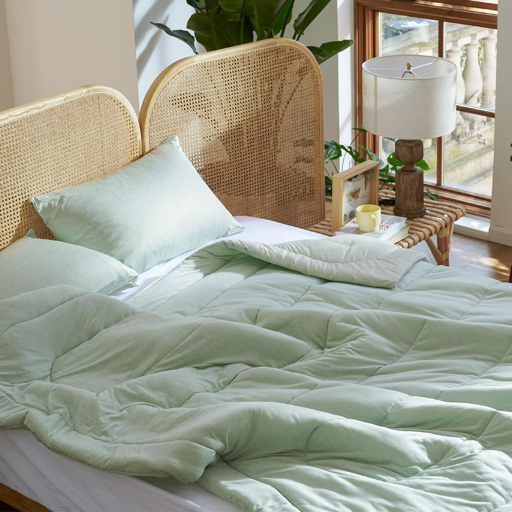 bedsure-king-comforter-set-kids-cooling-and-warm-bed-set-sage-green-reversible-all-season-cooling-comforter-3-pieces-1-king-size-comforter-102x90-and-2-pillow-cases-20x36-04-1e324083d8d6b2e37c0b31c2fa02a7c9.jpg