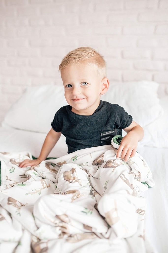 copper-pearl-three-layer-baby-blanket-soft-baby-quilts-for-boys-and-girls-breathable-cozy-toddler-blanket-baby-quilt-for-newborns-46x46-premium-polyester-rayon-noah-05-d2a6bbae255769ec8773615d5667db70.jpg