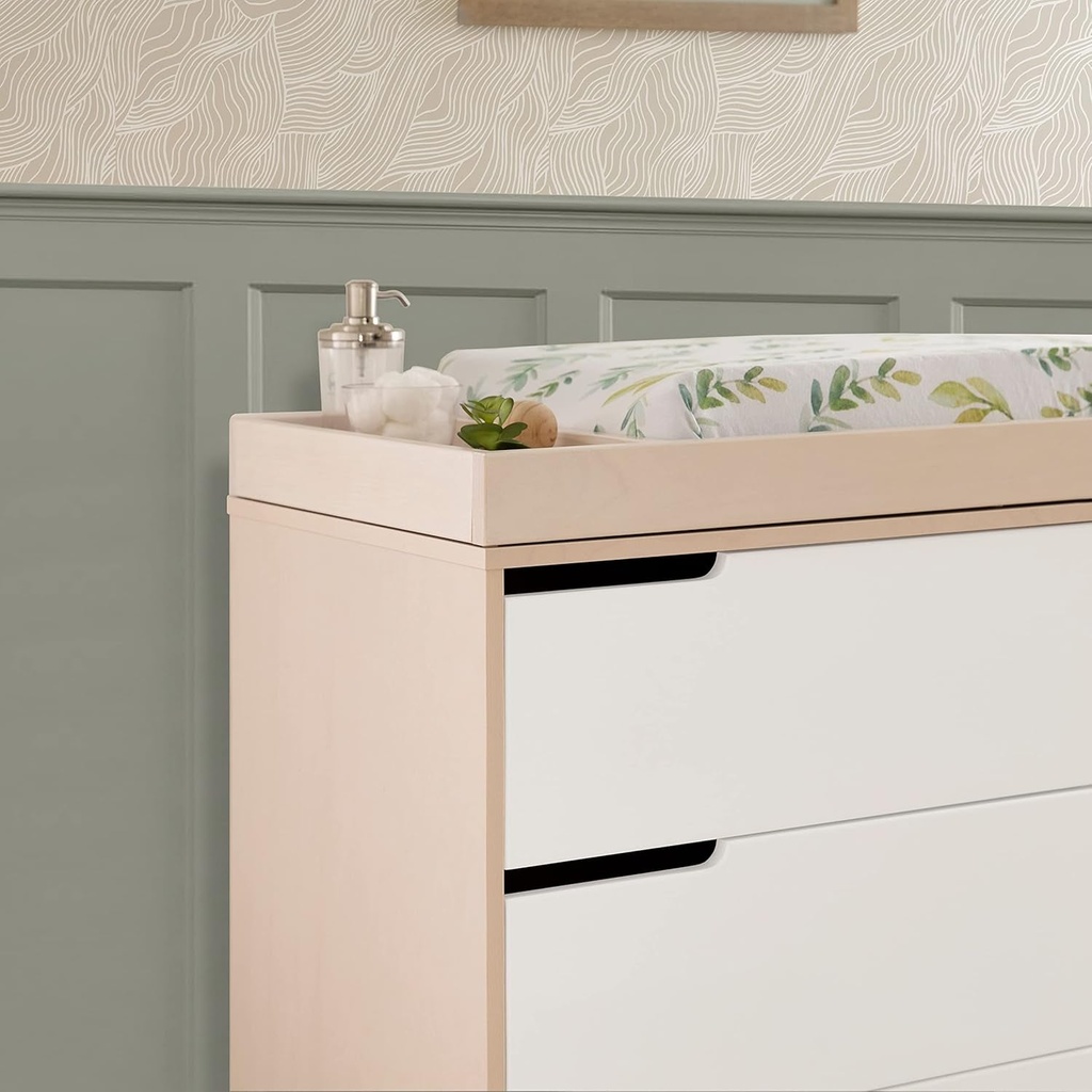 babyletto-hudson-3-drawer-changer-dresser-with-removable-changing-tray-in-washed-natural-and-white-greenguard-gold-certified-07-83b501d706684b53585ad077f999576a.jpg