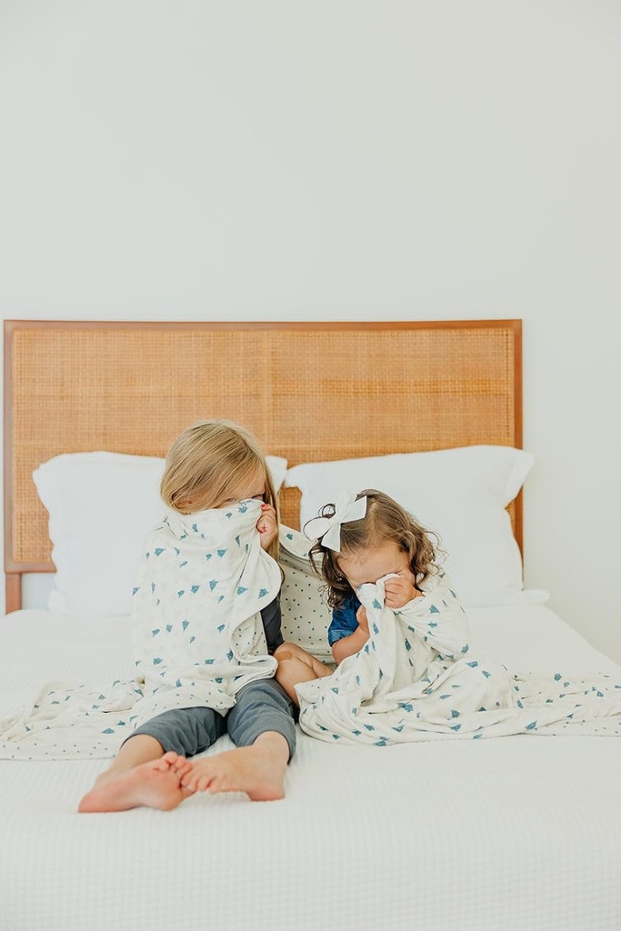 copper-pearl-jumbo-3-layer-baby-blanket-soft-baby-quilts-for-boys-and-girls-breathable-cozy-toddler-blanket-baby-quilt-for-newborns-46x46-premium-polyester-rayon-dream-04-75e4fb067ea0a52c47401804ce58f517.jpg