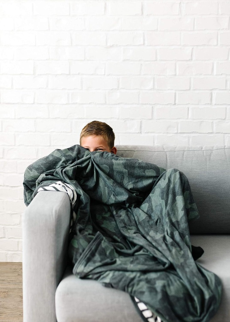 copper-pearl-jumbo-3-layer-baby-blanket-soft-baby-quilts-for-boys-and-girls-breathable-cozy-toddler-blanket-baby-quilt-for-newborns-46x46-premium-polyester-rayon-hunter-05-a89e3e93ff667f3136450b96836c3a4f.jpg