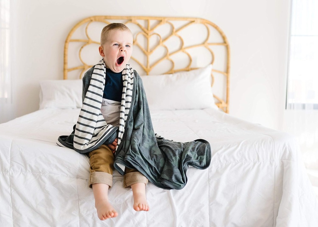 copper-pearl-three-layer-baby-blanket-soft-baby-quilts-for-boys-and-girls-breathable-cozy-toddler-blanket-baby-quilt-for-newborns-46x46-premium-polyester-rayon-hunter-06-6e0f27f66d047b9a1d870e5afc62cfaf.jpg
