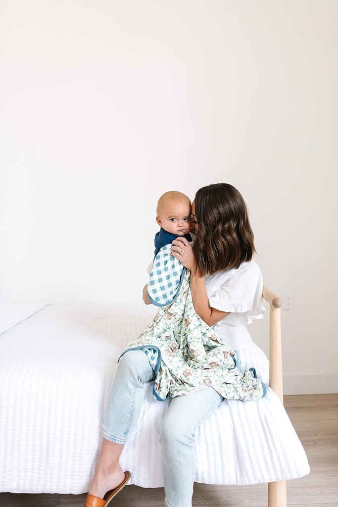copper-pearl-three-layer-baby-blanket-soft-baby-quilts-for-boys-and-girls-breathable-cozy-toddler-blanket-baby-quilt-for-newborns-46x46-premium-polyester-rayon-bear-05-9cf1e99889053493e1be8a8666385328.jpg