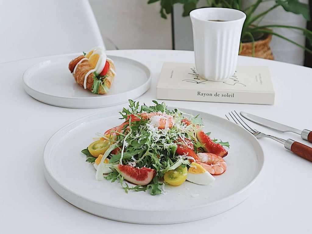 famiware-nebula-plates-and-bowls-set-12-pieces-dinnerware-sets-dishes-set-for-4-white-03-7bc077458a777e7f0e565d5bba806adf.jpg