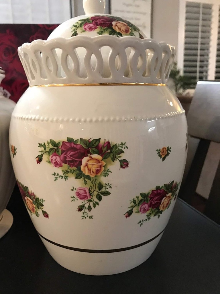 royal-albert-old-country-roses-round-cookie-jar-02-9d3451c7d2b384051d5b9dbd47050f3d.jpg