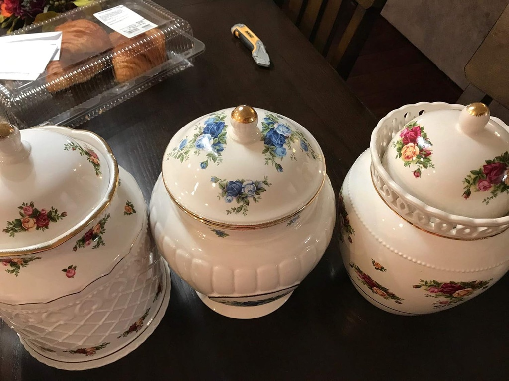royal-albert-old-country-roses-round-cookie-jar-03-e601e1741b44bdfe89bda57eaf2cc2ce.jpg