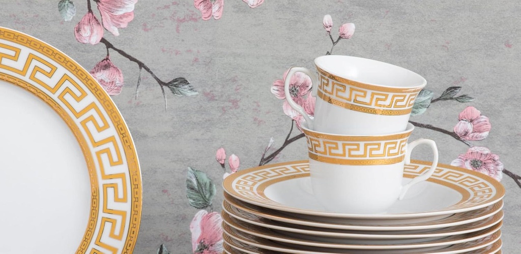 dinnerware-set-in-gold-and-white-fine-porcelain-for-every-day-or-formal-occasions-tableware-setting-57-pieces-service-for-8-05-202f8c14c39dfb794af8f410881c25e6.jpg