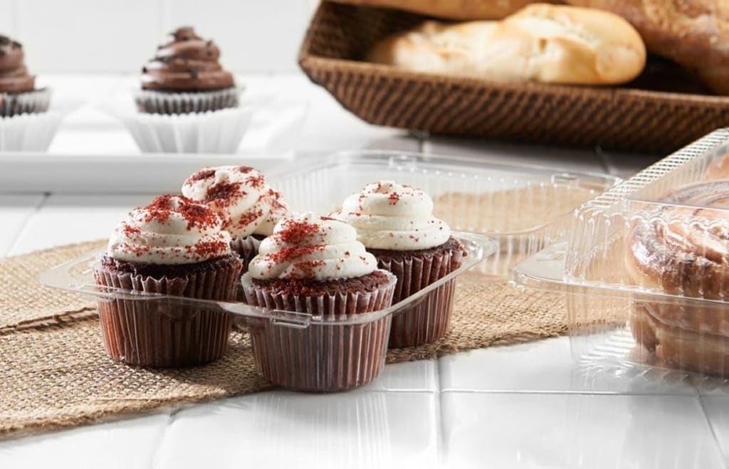 ip-slp74-one-piece-container-with-4-large-muffin-compartments-case-of-300-clear-03-c11f22eaef1fb8f617ee2f9a098086cf.jpg